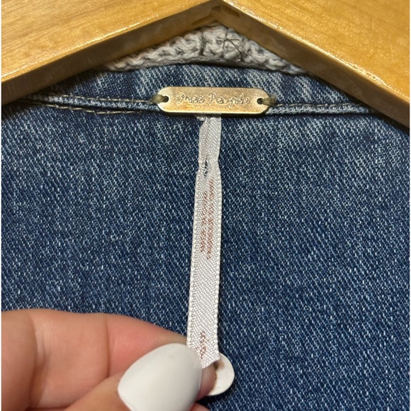 FREE PEOPLE Distressed Cropped Denim Jacket, Removable Hoodie - Picture 10 of 10